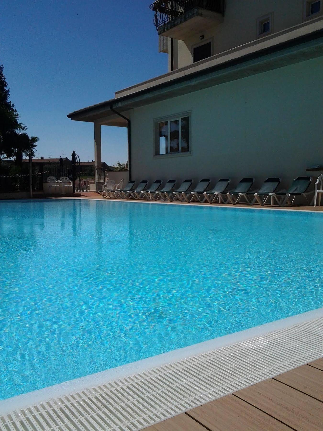 Hotel Da Roberto Lazise Zewnętrze zdjęcie