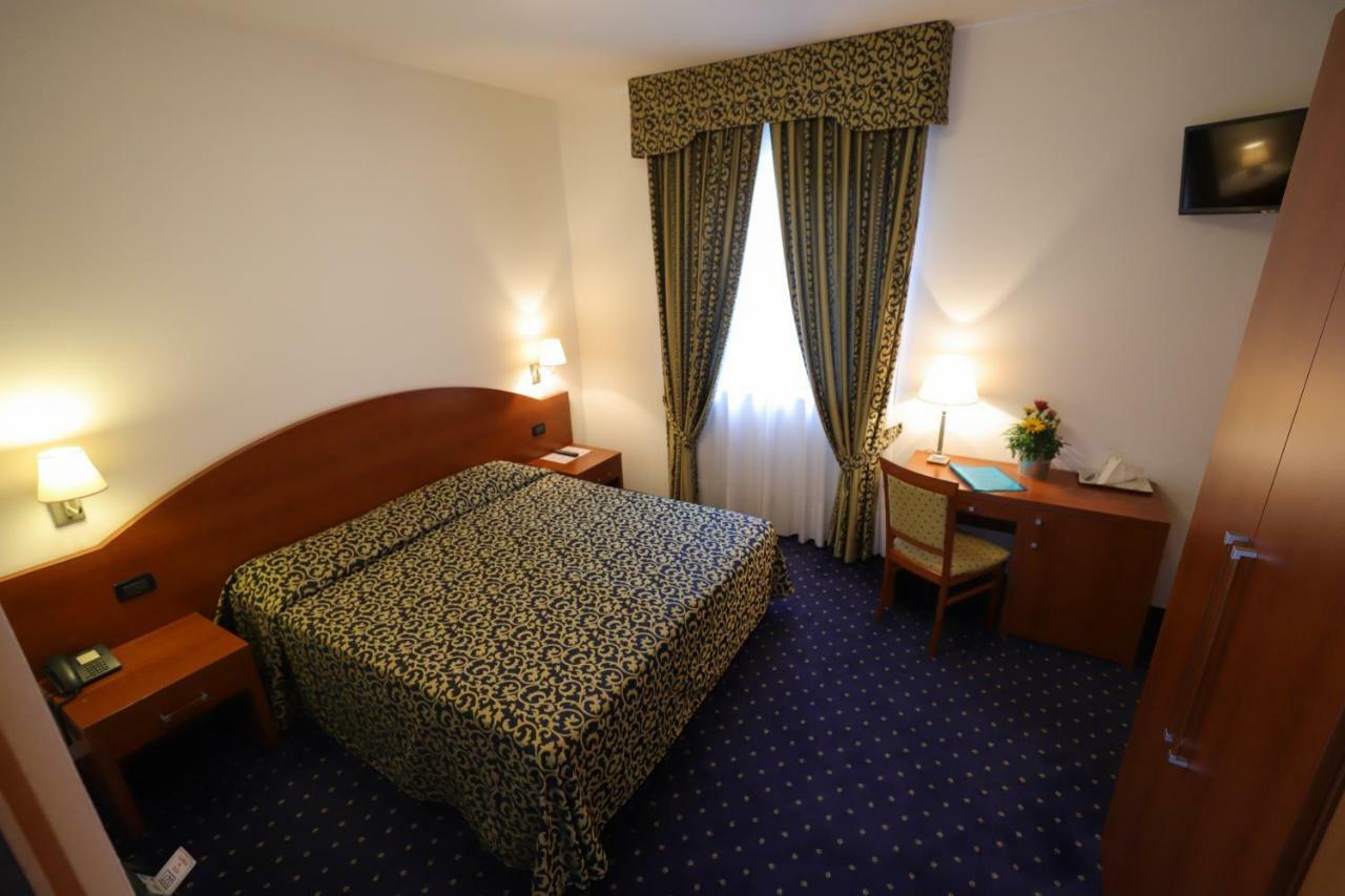 Hotel Da Roberto Lazise Zewnętrze zdjęcie