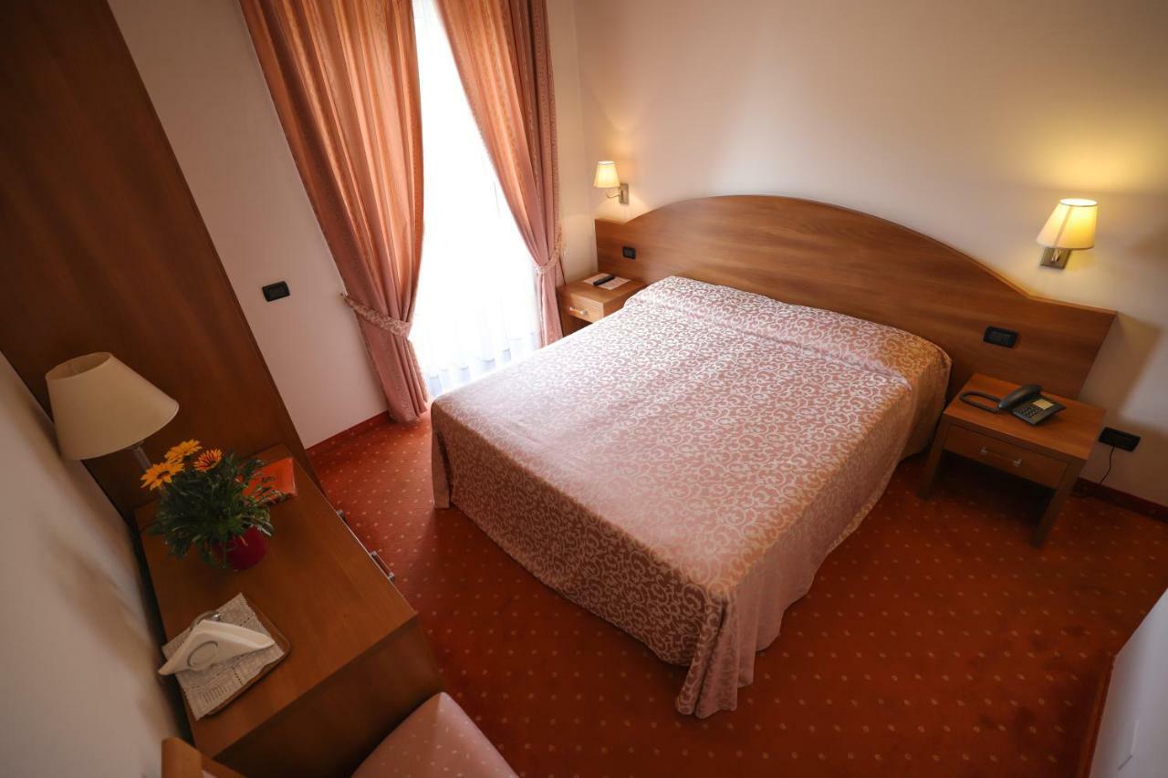 Hotel Da Roberto Lazise Zewnętrze zdjęcie