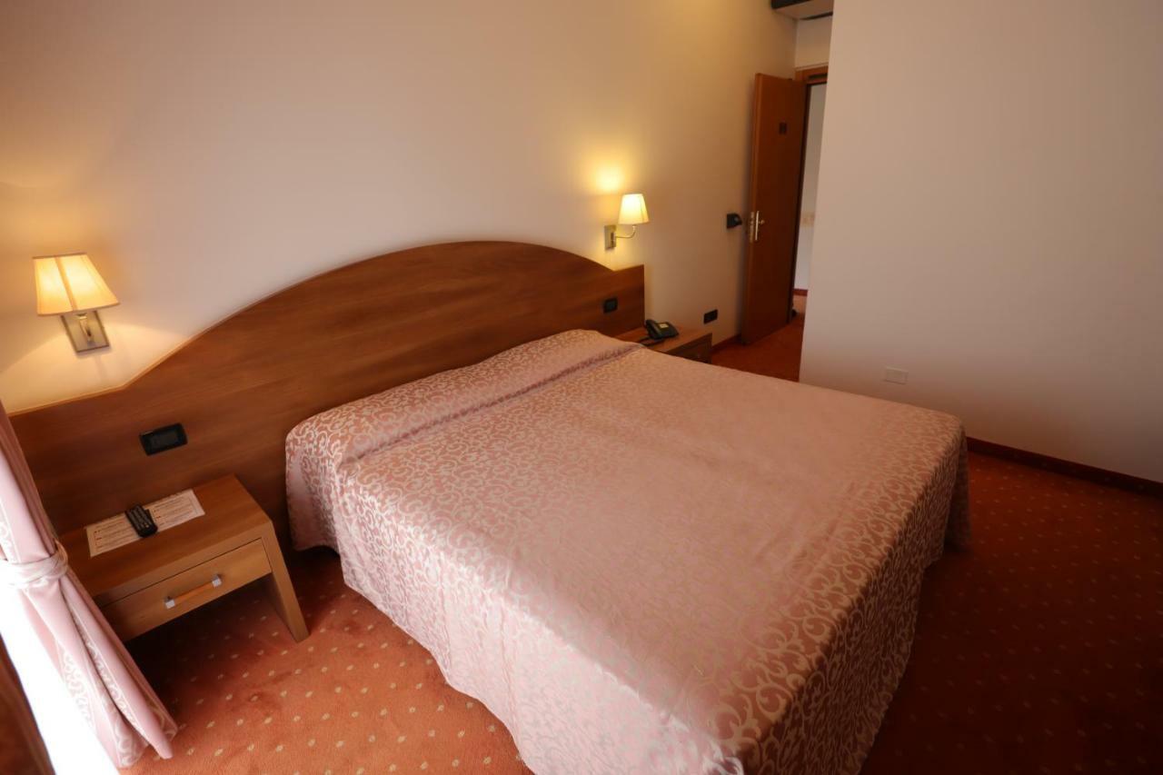 Hotel Da Roberto Lazise Zewnętrze zdjęcie