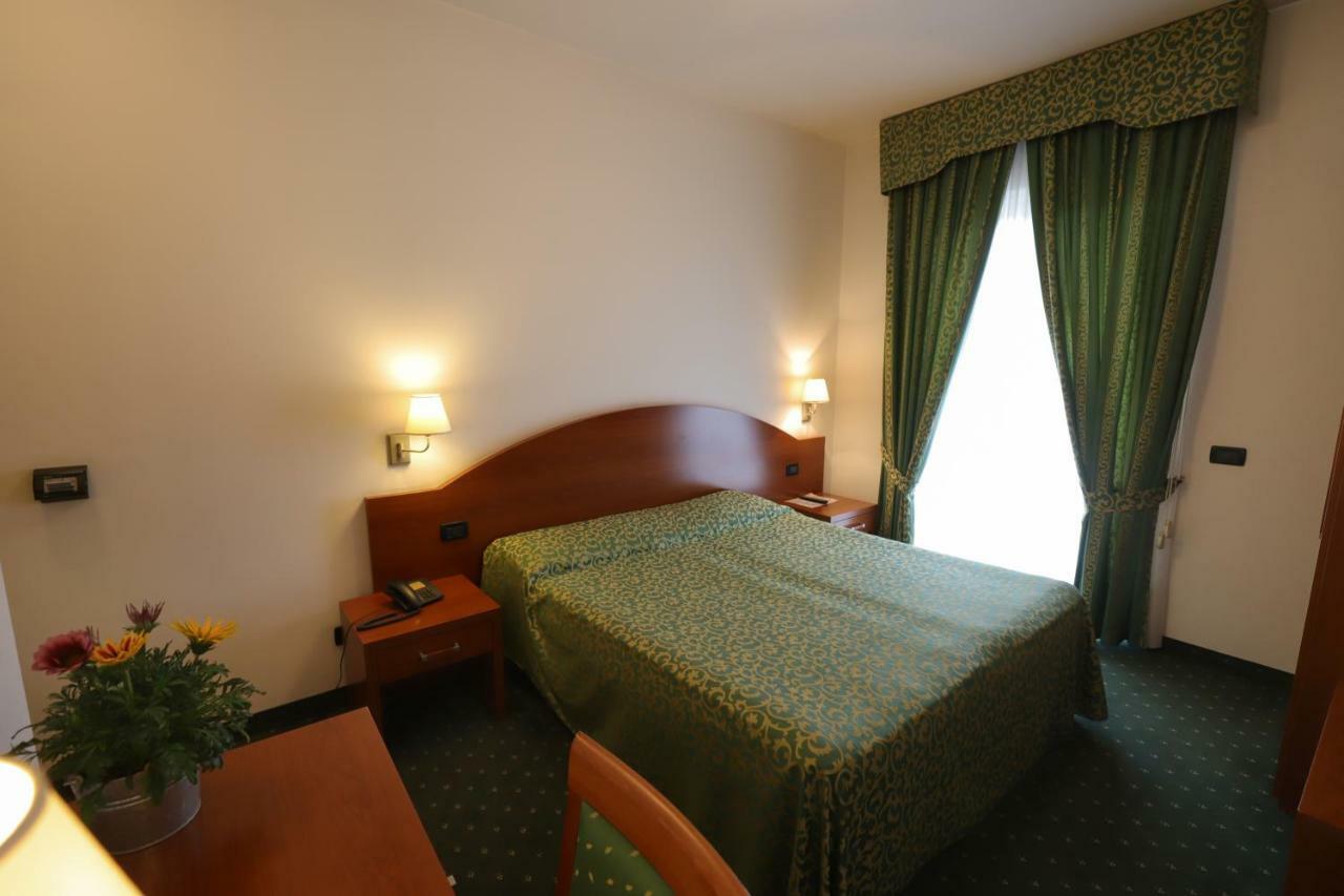 Hotel Da Roberto Lazise Zewnętrze zdjęcie