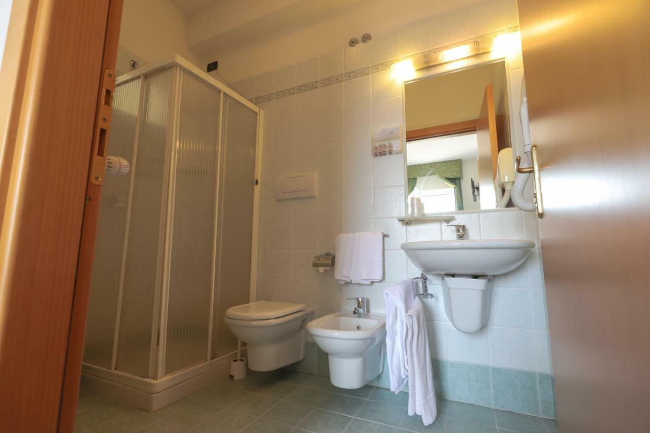 Hotel Da Roberto Lazise Zewnętrze zdjęcie