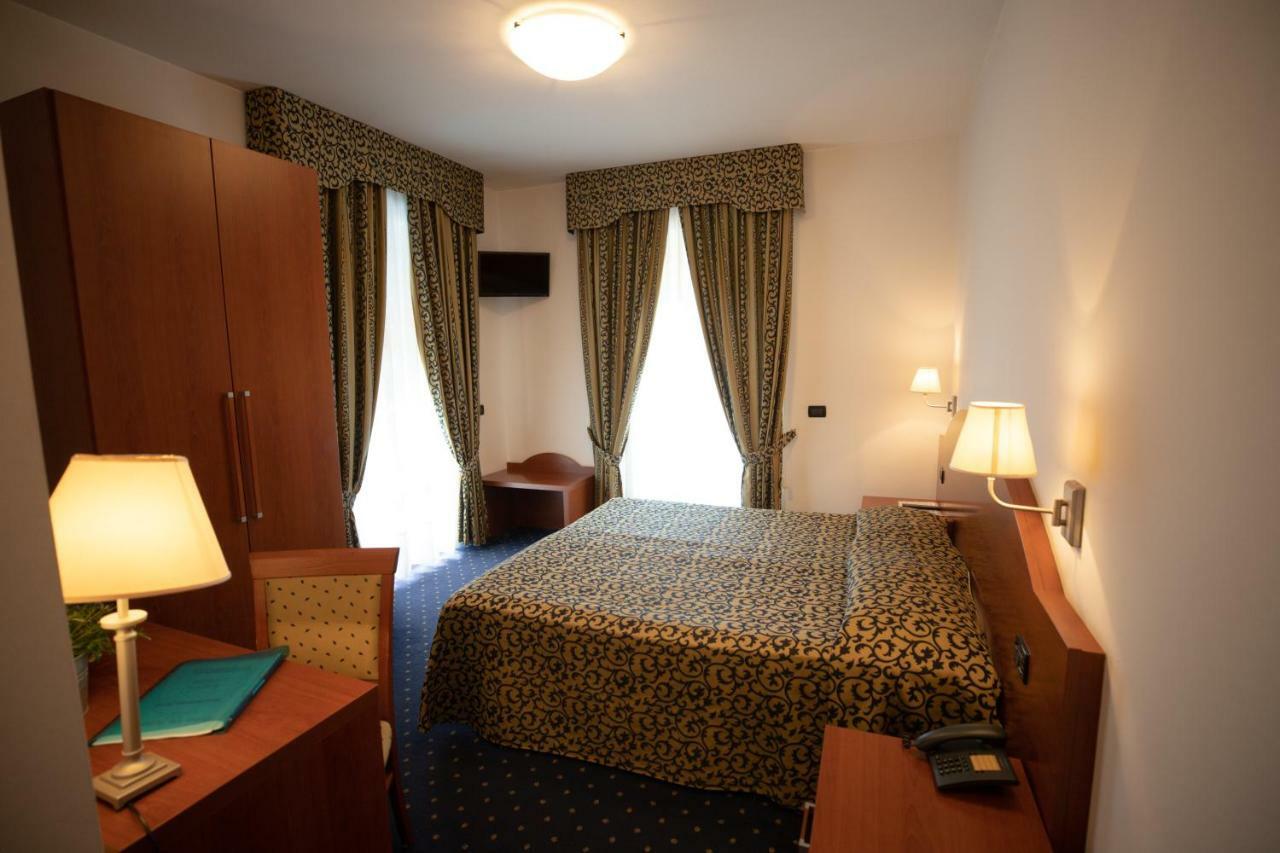 Hotel Da Roberto Lazise Zewnętrze zdjęcie