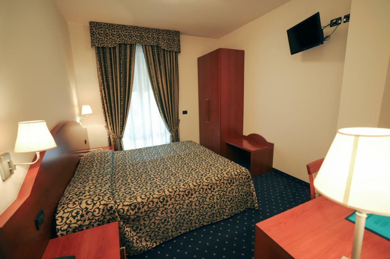 Hotel Da Roberto Lazise Zewnętrze zdjęcie